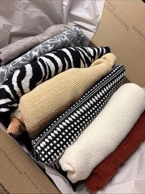 📦 Reseller Mystery Bundle 📦 5 Pound • 7 Pieces • Extra Small/Small
